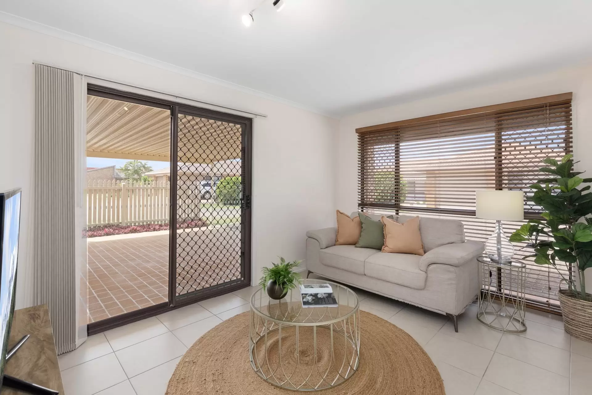3/10 Melody Court, Warana Sold by Queensland Sotheby's International Realty - image 1