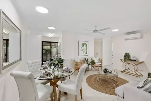 3/10 Melody Court, Warana Sold by 