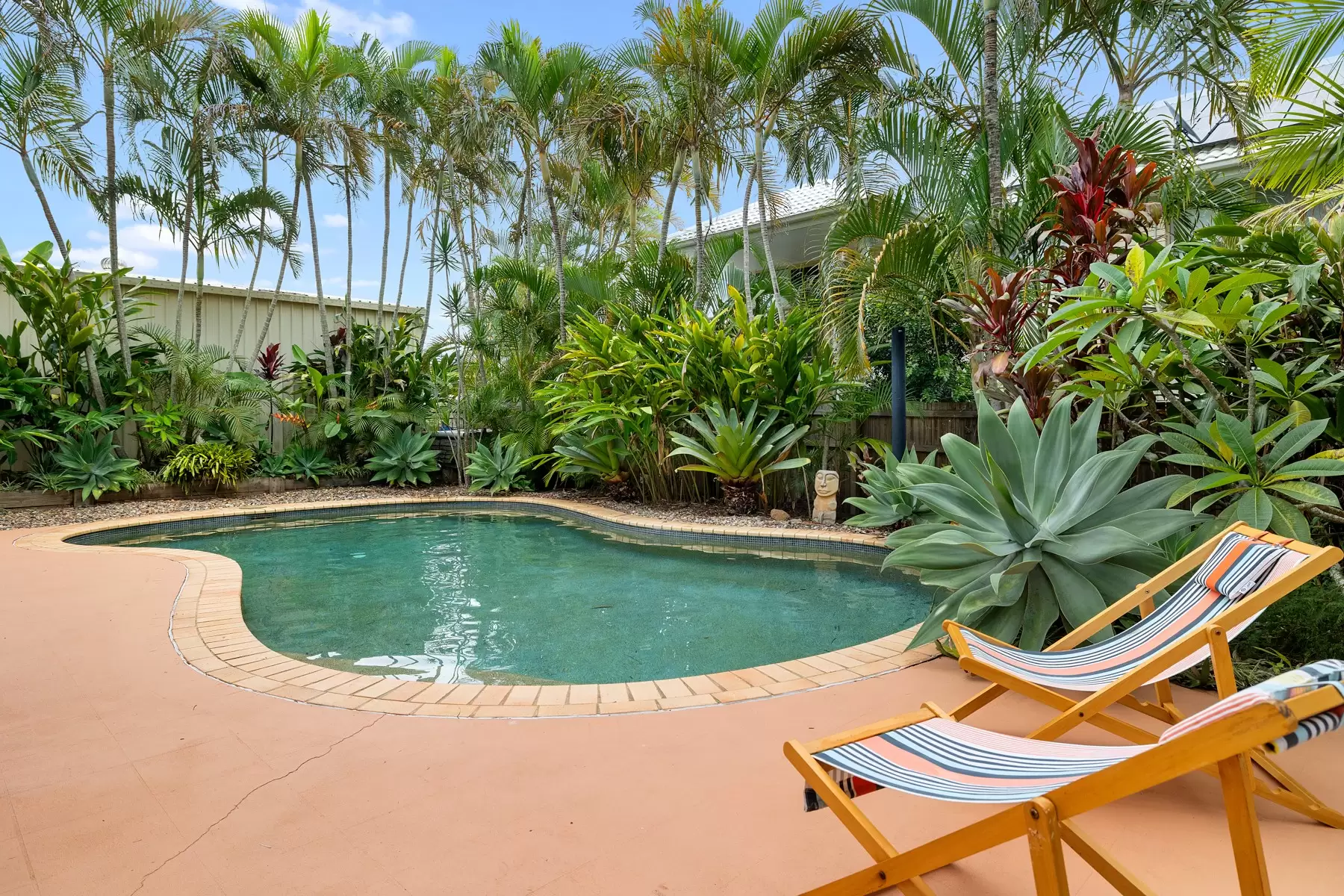 6 The Rampart, Redland Bay Sold by Queensland Sotheby's International Realty - image 1