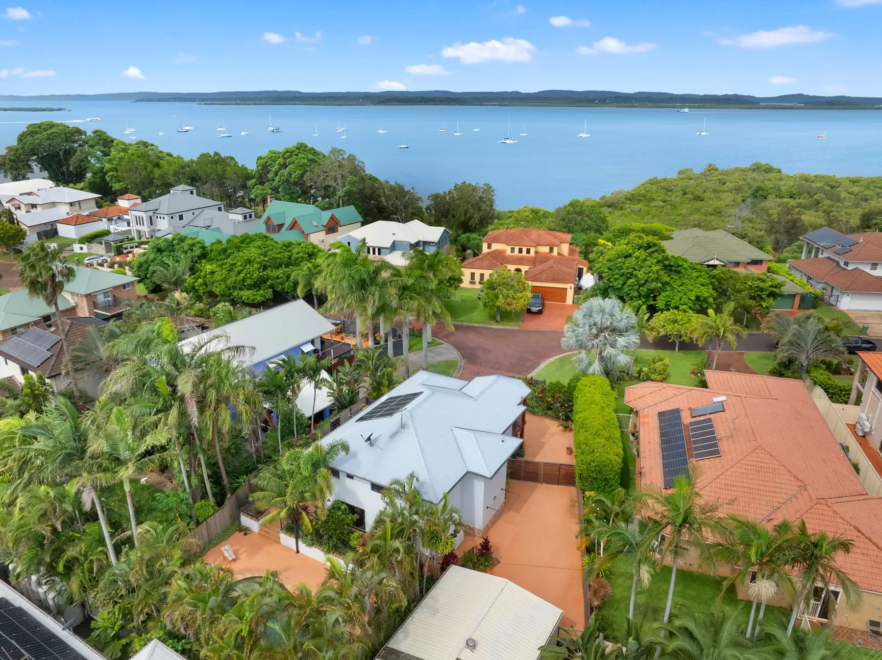 6 The Rampart, Redland Bay Sold by Queensland Sotheby's International Realty - image 1