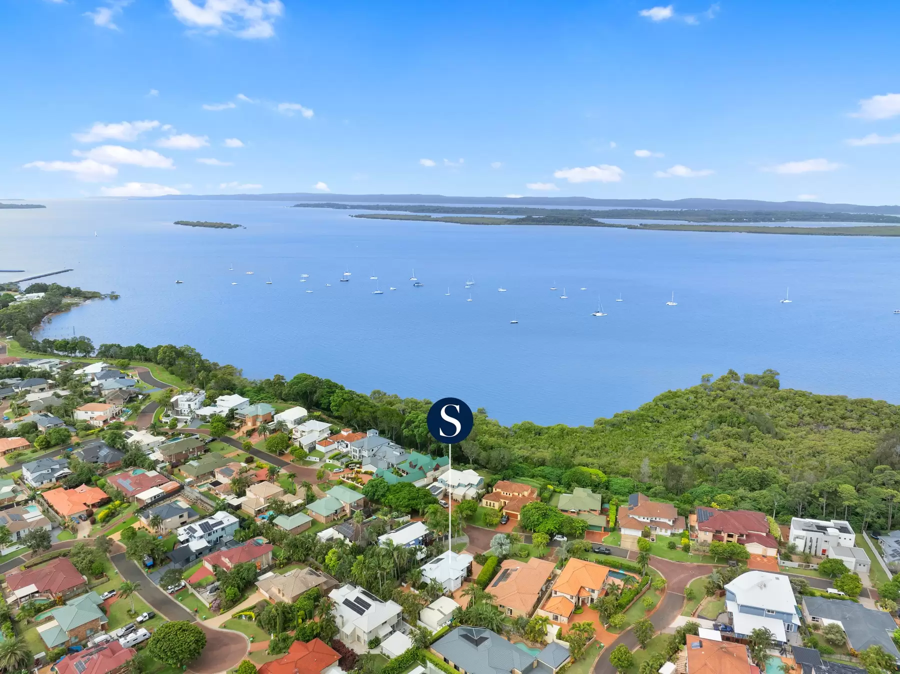 6 The Rampart, Redland Bay Sold by Queensland Sotheby's International Realty - image 1