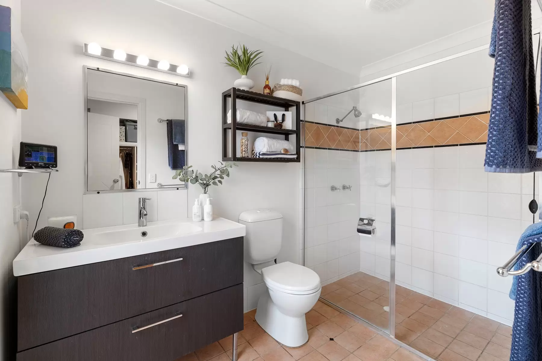 6 The Rampart, Redland Bay Sold by Queensland Sotheby's International Realty - image 1
