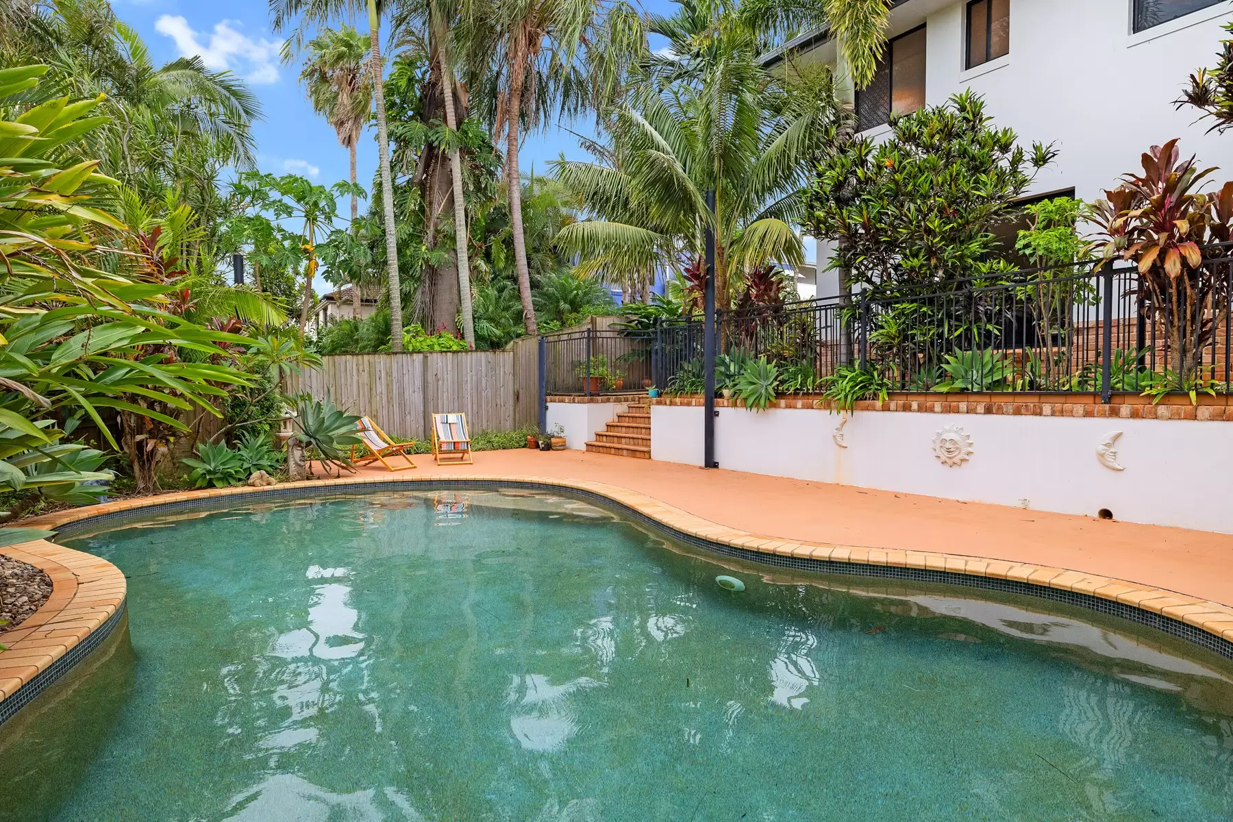 6 The Rampart, Redland Bay Sold by  - image 1