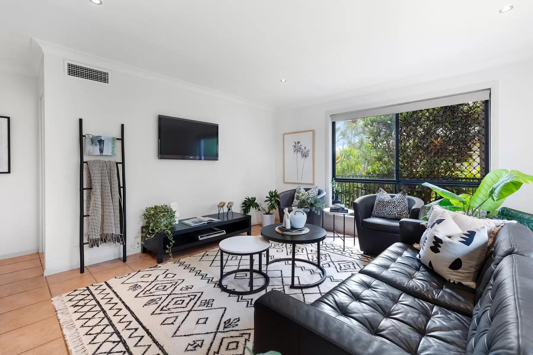 6 The Rampart, Redland Bay Sold by Queensland Sotheby's International Realty - image 1
