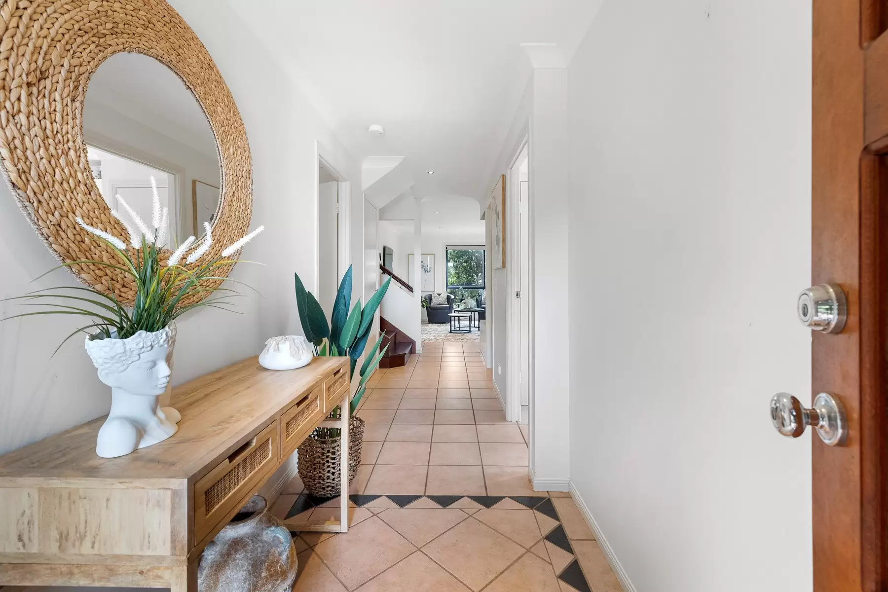 6 The Rampart, Redland Bay Sold by Queensland Sotheby's International Realty - image 1