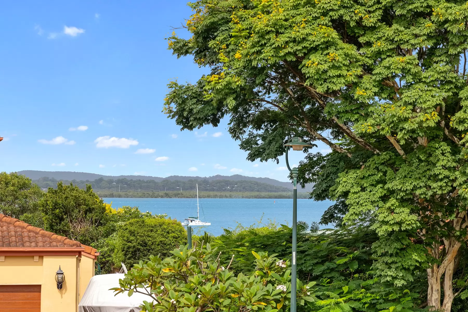 6 The Rampart, Redland Bay Sold by  - image 1
