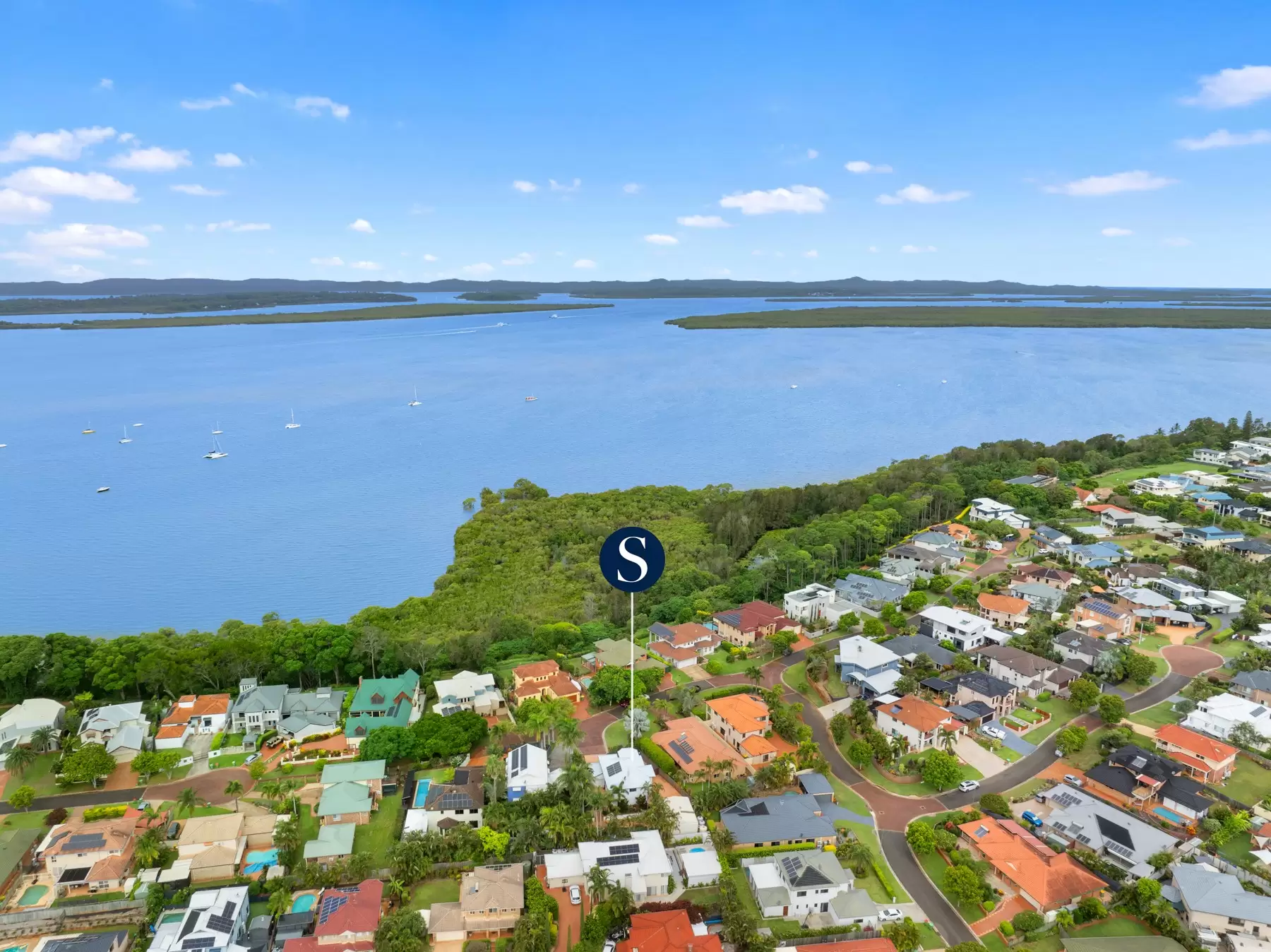 6 The Rampart, Redland Bay Sold by  - image 1