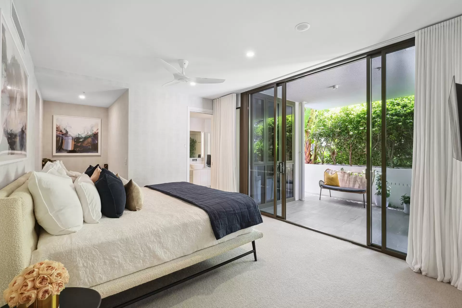 101/Cerulean 5 Pacific Street, Main Beach Sold by Queensland Sotheby's International Realty - image 1