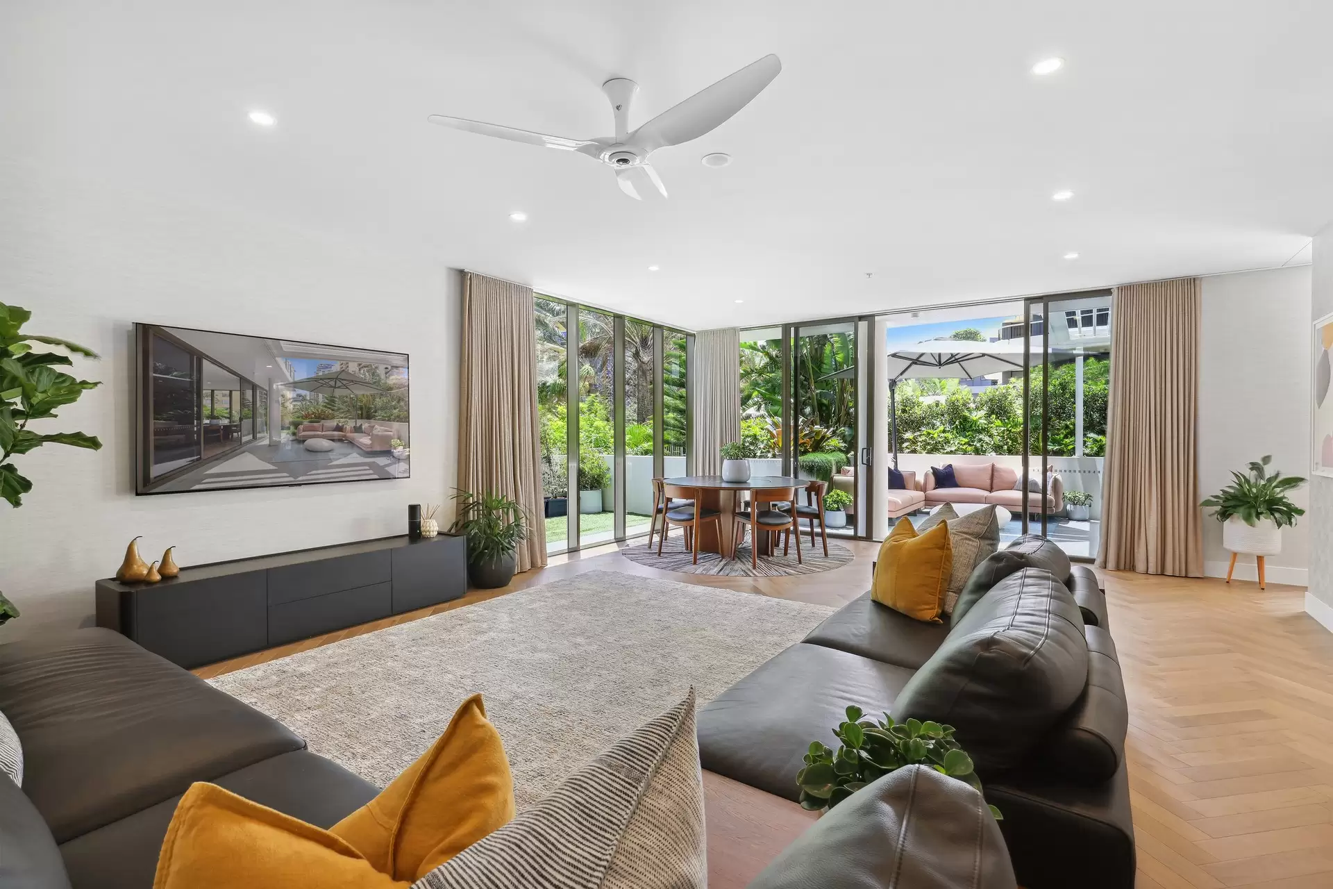 101/Cerulean 5 Pacific Street, Main Beach Sold by Queensland Sotheby's International Realty - image 1