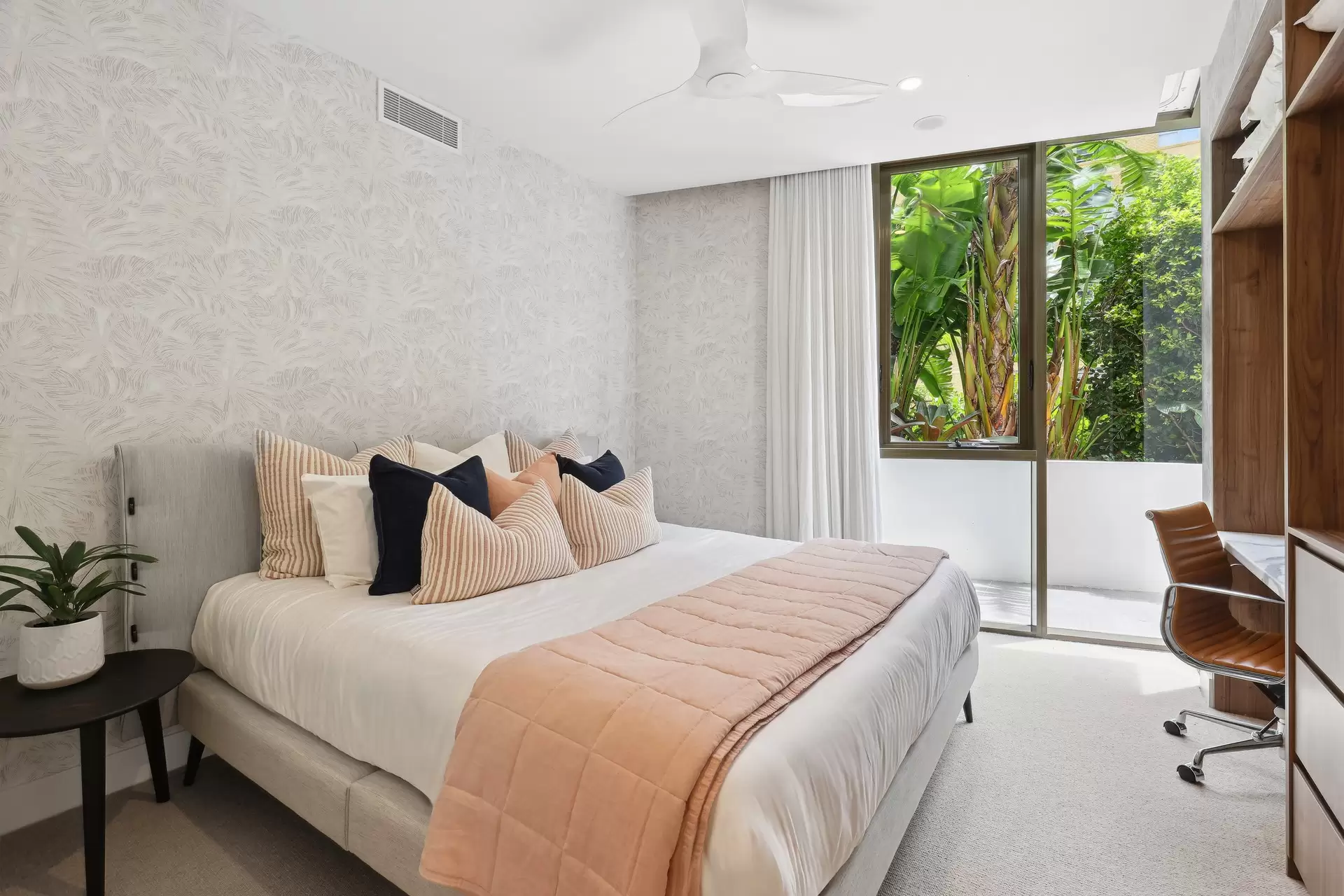 101/Cerulean 5 Pacific Street, Main Beach Sold by Queensland Sotheby's International Realty - image 1
