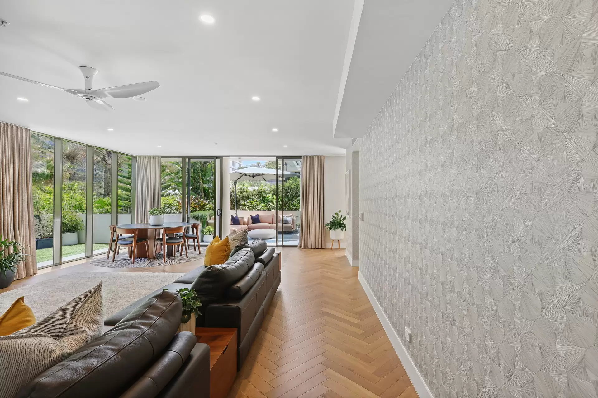 101/Cerulean 5 Pacific Street, Main Beach Sold by Queensland Sotheby's International Realty - image 1