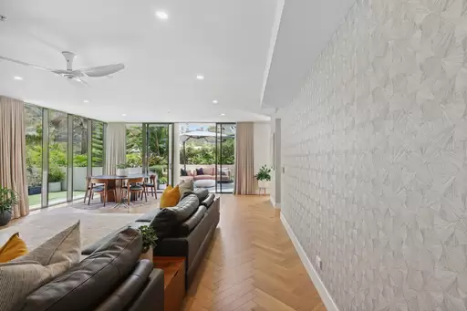 101/Cerulean 5 Pacific Street, Main Beach Sold by 