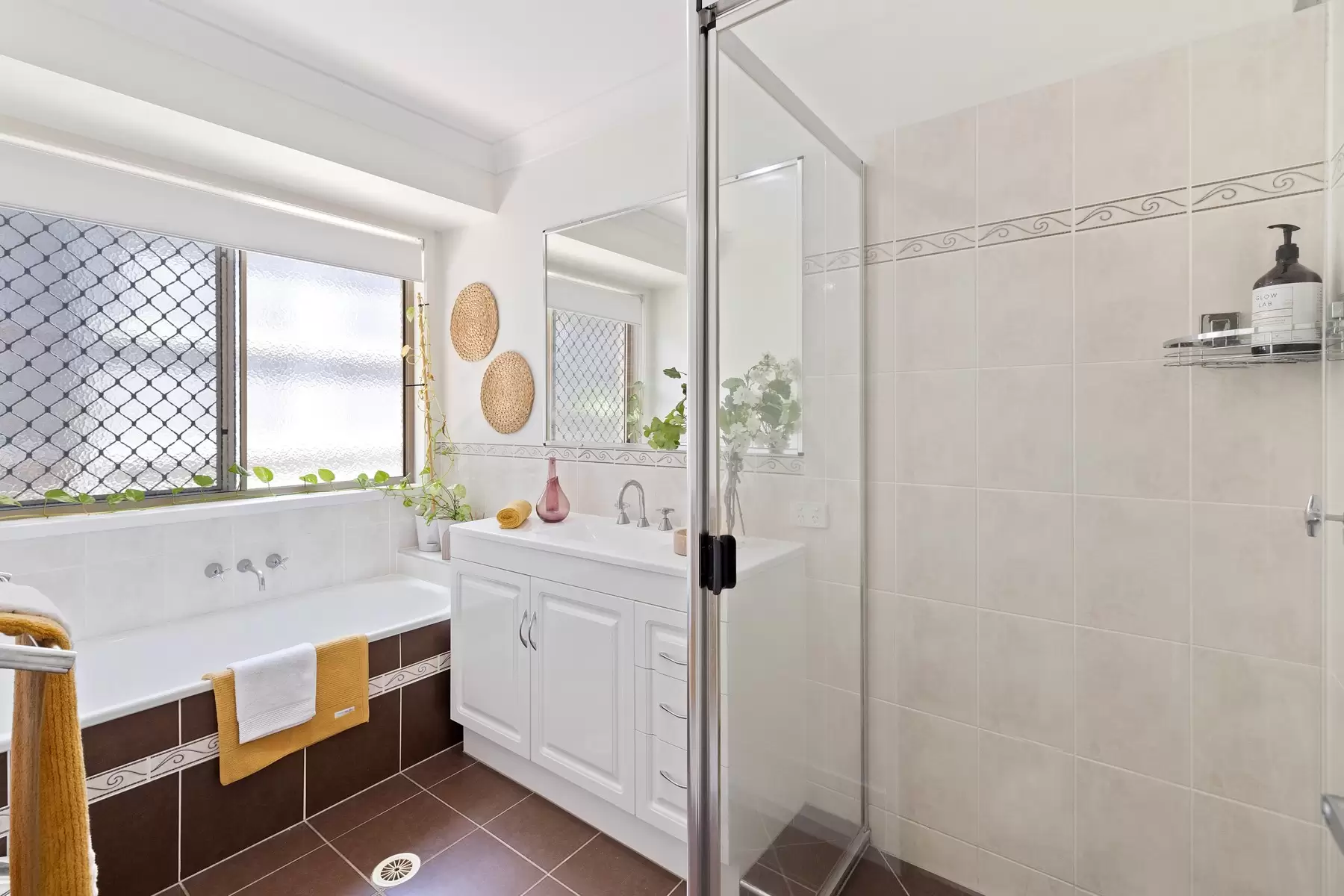 42 Ronnie Street, Cleveland Sold by Queensland Sotheby's International Realty - image 1