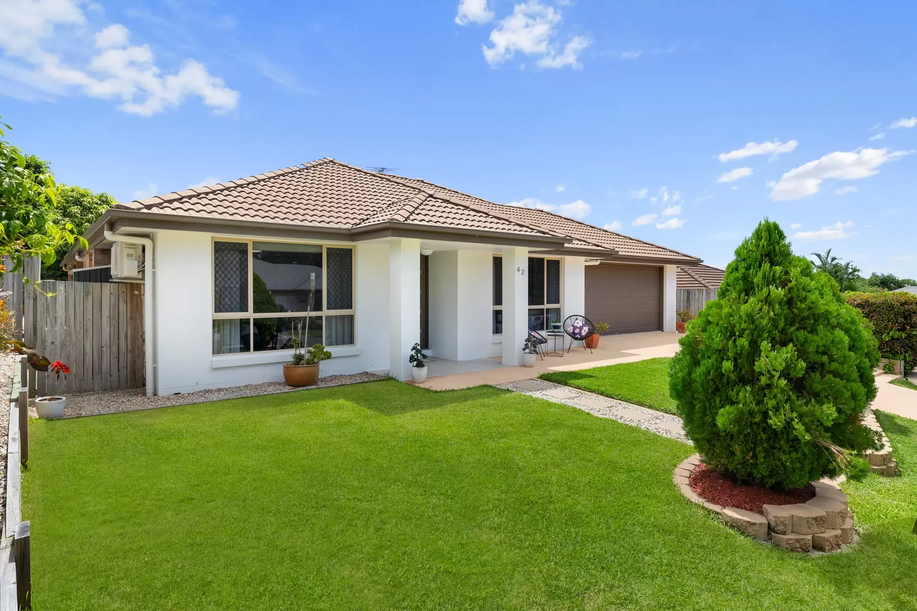 42 Ronnie Street, Cleveland Sold by Queensland Sotheby's International Realty - image 1