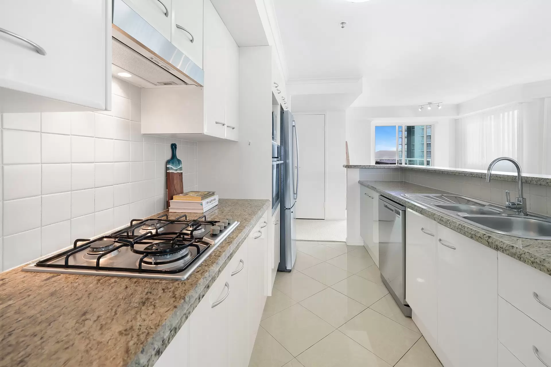 84/15 Breaker Street, Main Beach Sold by Queensland Sotheby's International Realty - image 1