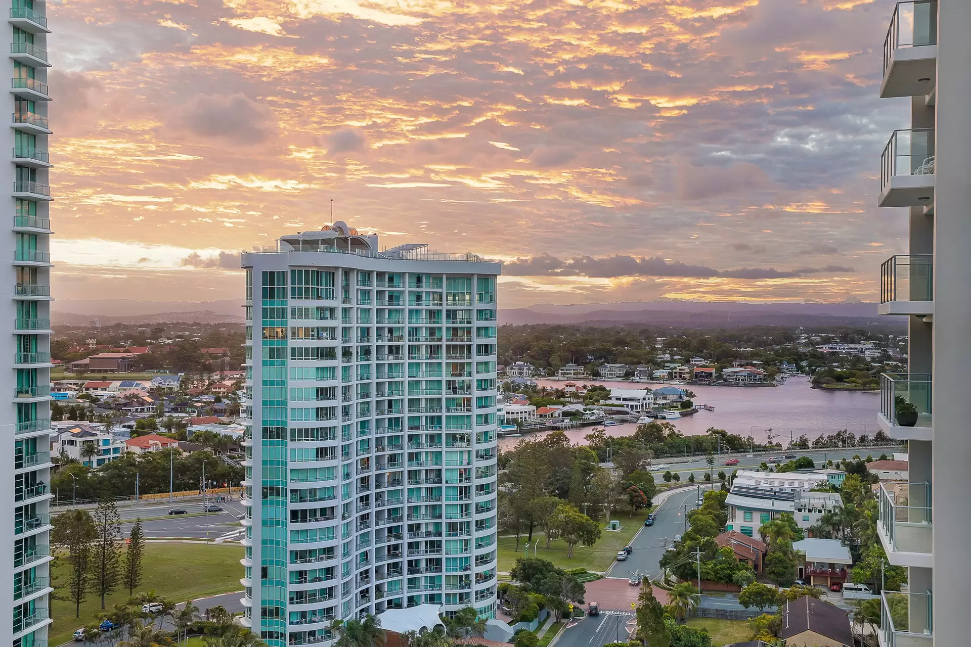 84/15 Breaker Street, Main Beach Sold by Queensland Sotheby's International Realty - image 1