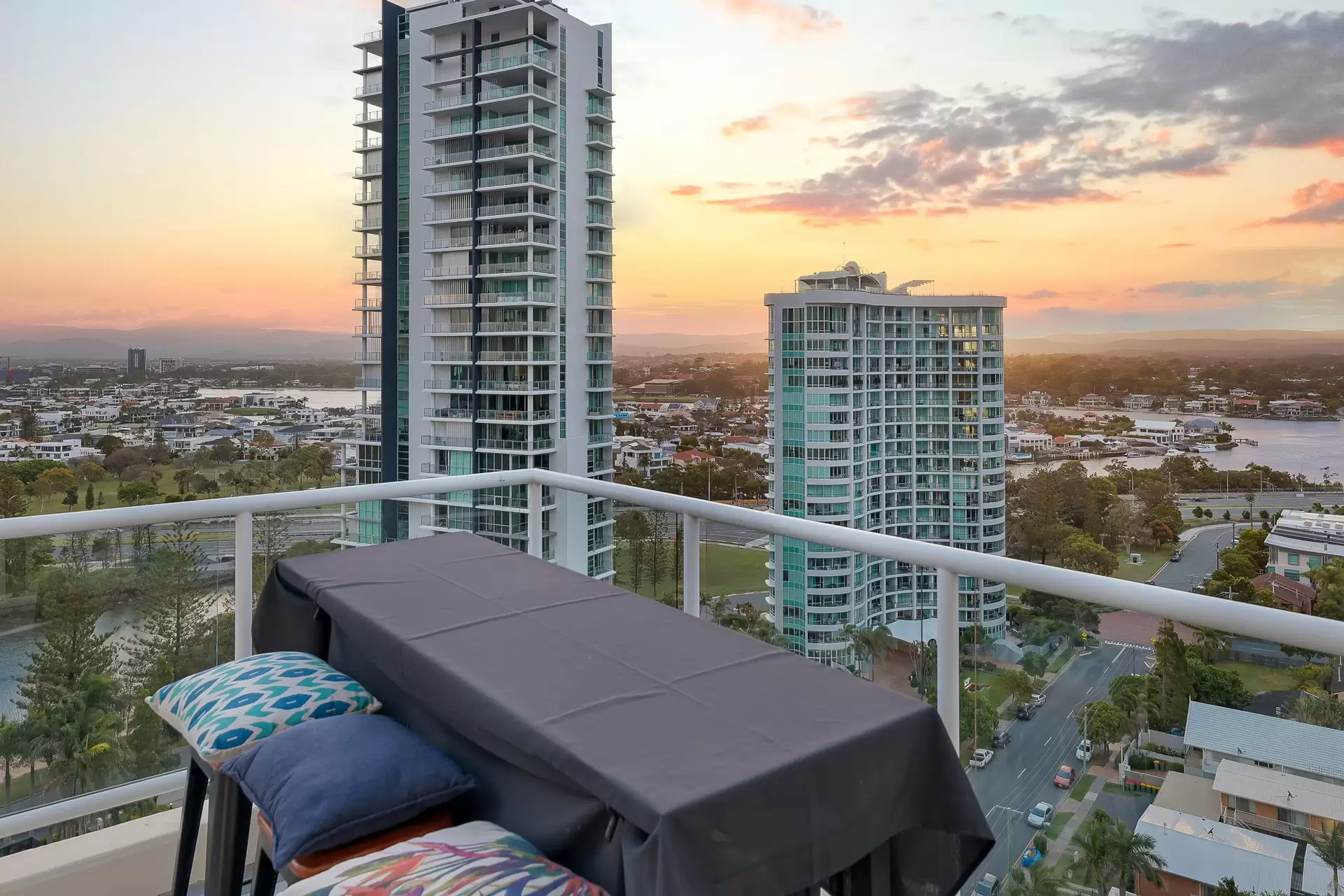 84/15 Breaker Street, Main Beach Sold by Queensland Sotheby's International Realty - image 1