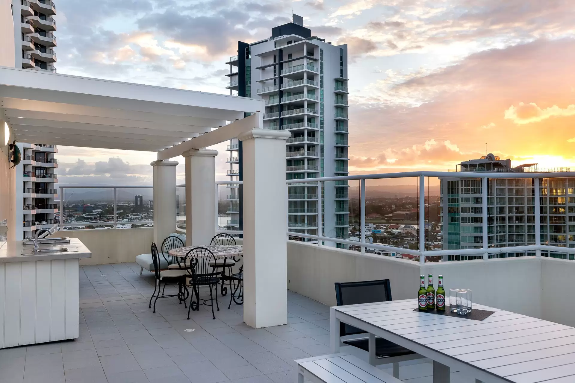 84/15 Breaker Street, Main Beach Sold by Queensland Sotheby's International Realty - image 1