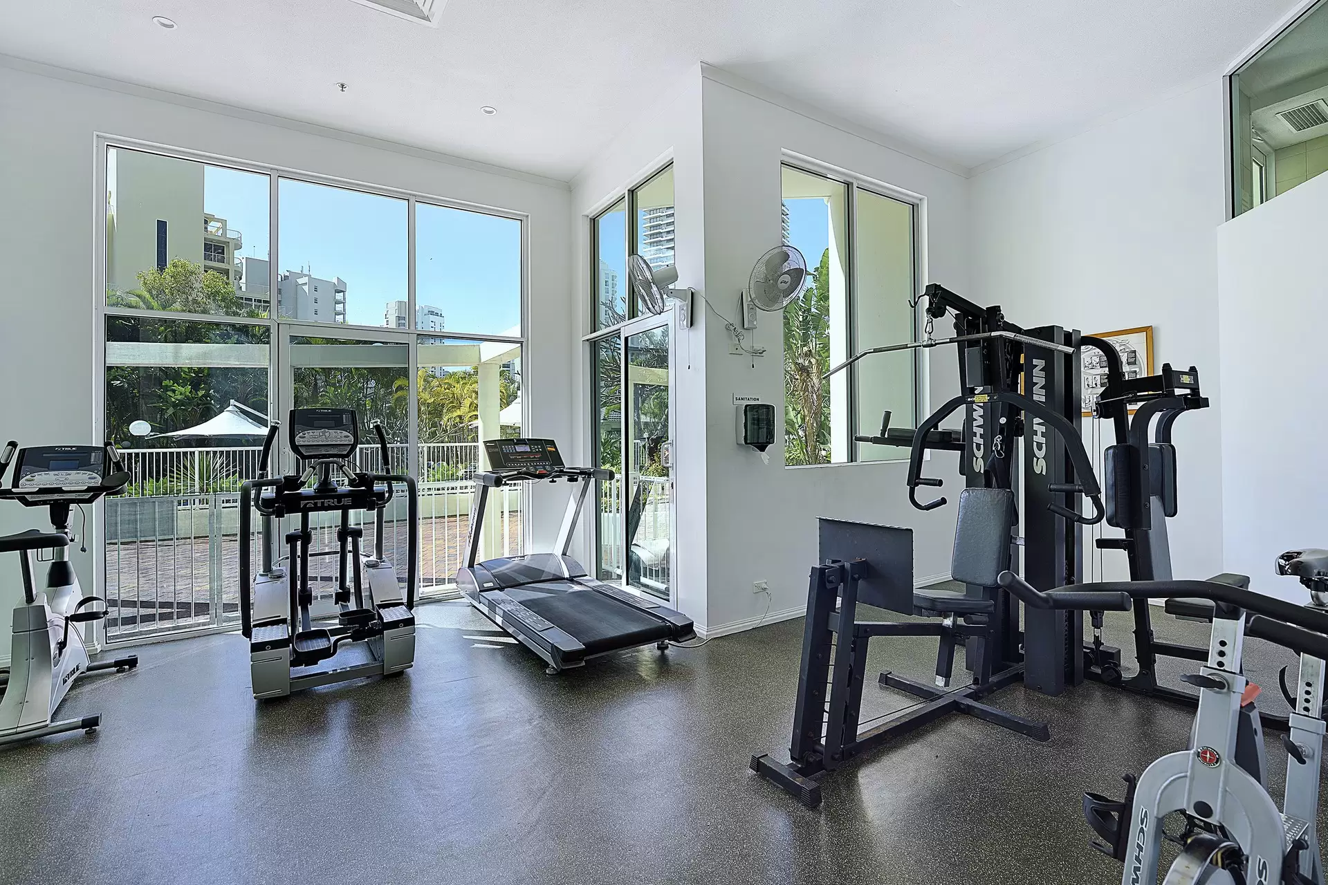 84/15 Breaker Street, Main Beach Sold by Queensland Sotheby's International Realty - image 1
