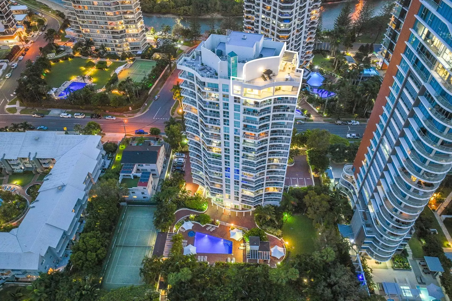 84/15 Breaker Street, Main Beach Sold by Queensland Sotheby's International Realty - image 1