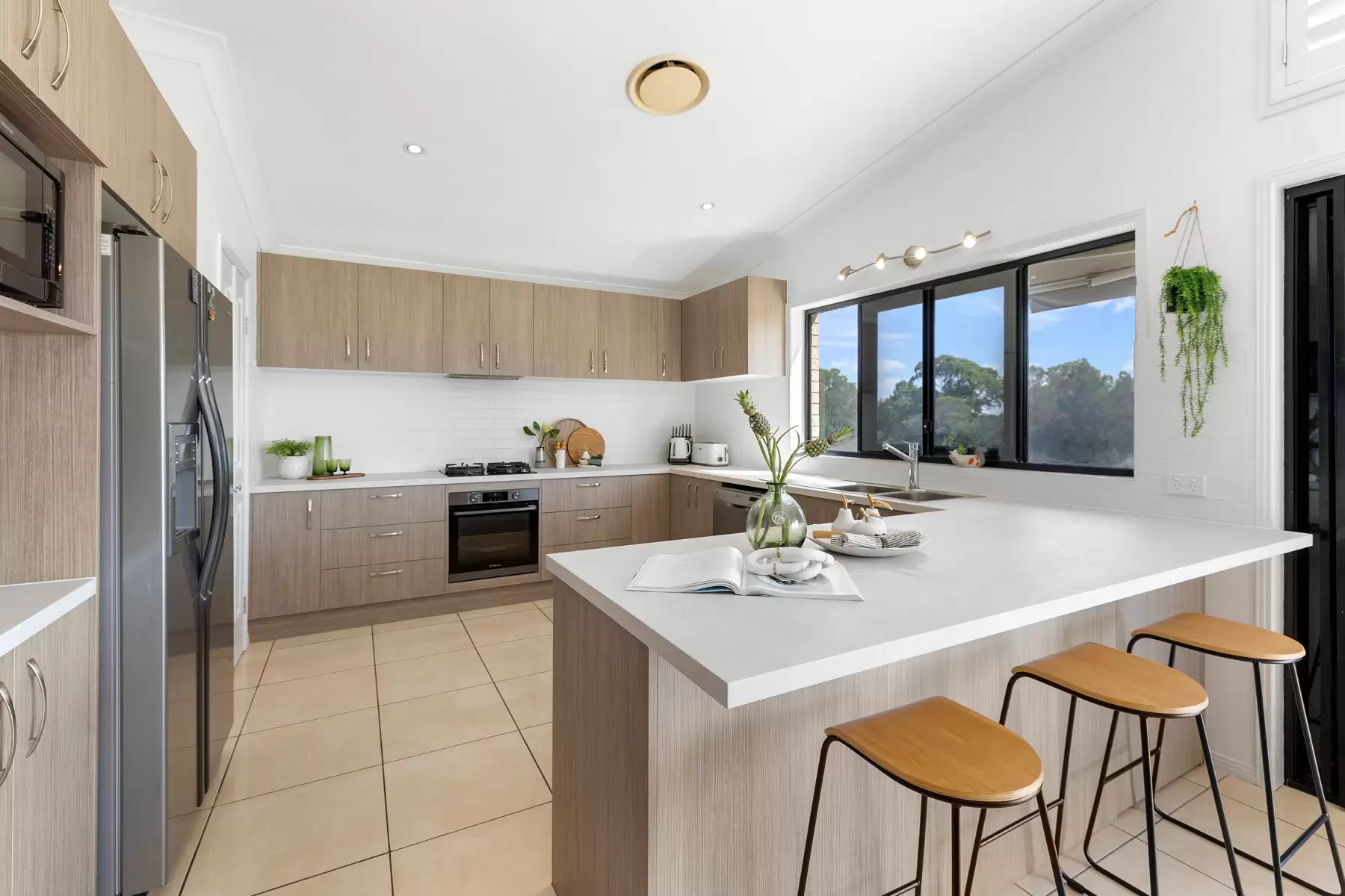 30 Carolena Street, Cleveland Sold by Queensland Sotheby's International Realty - image 1