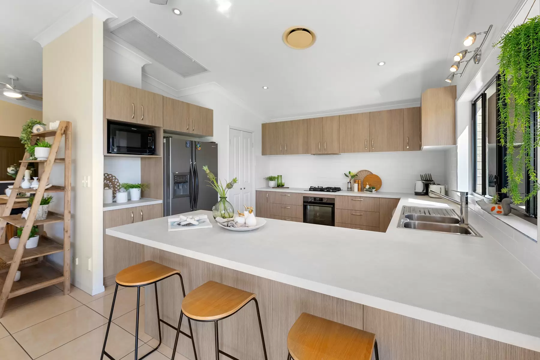 30 Carolena Street, Cleveland Sold by Queensland Sotheby's International Realty - image 1