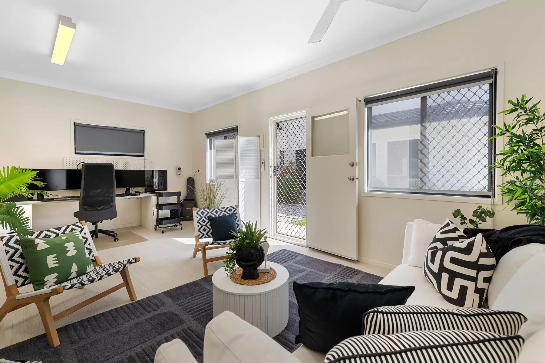 30 Carolena Street, Cleveland Sold by Queensland Sotheby's International Realty - image 1