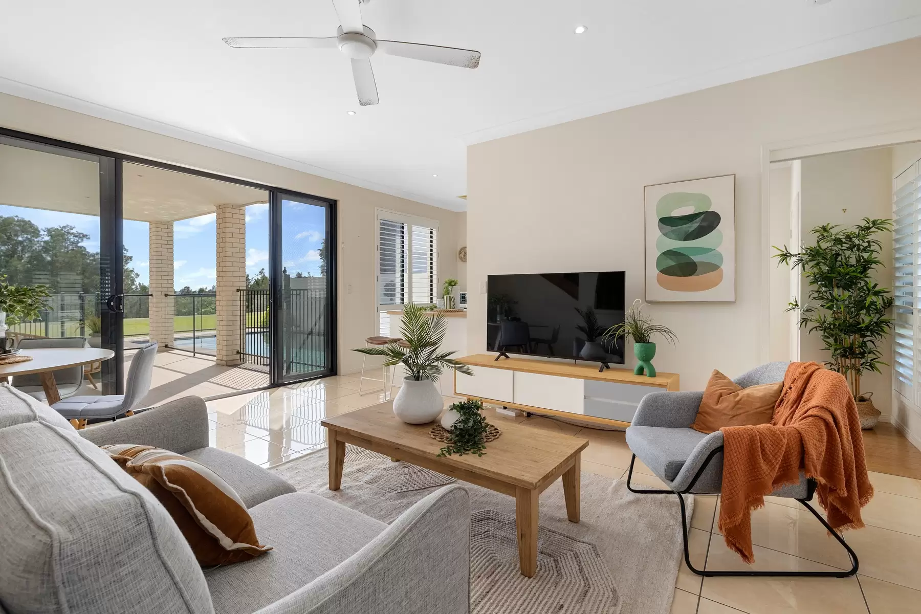 30 Carolena Street, Cleveland Sold by Queensland Sotheby's International Realty - image 1
