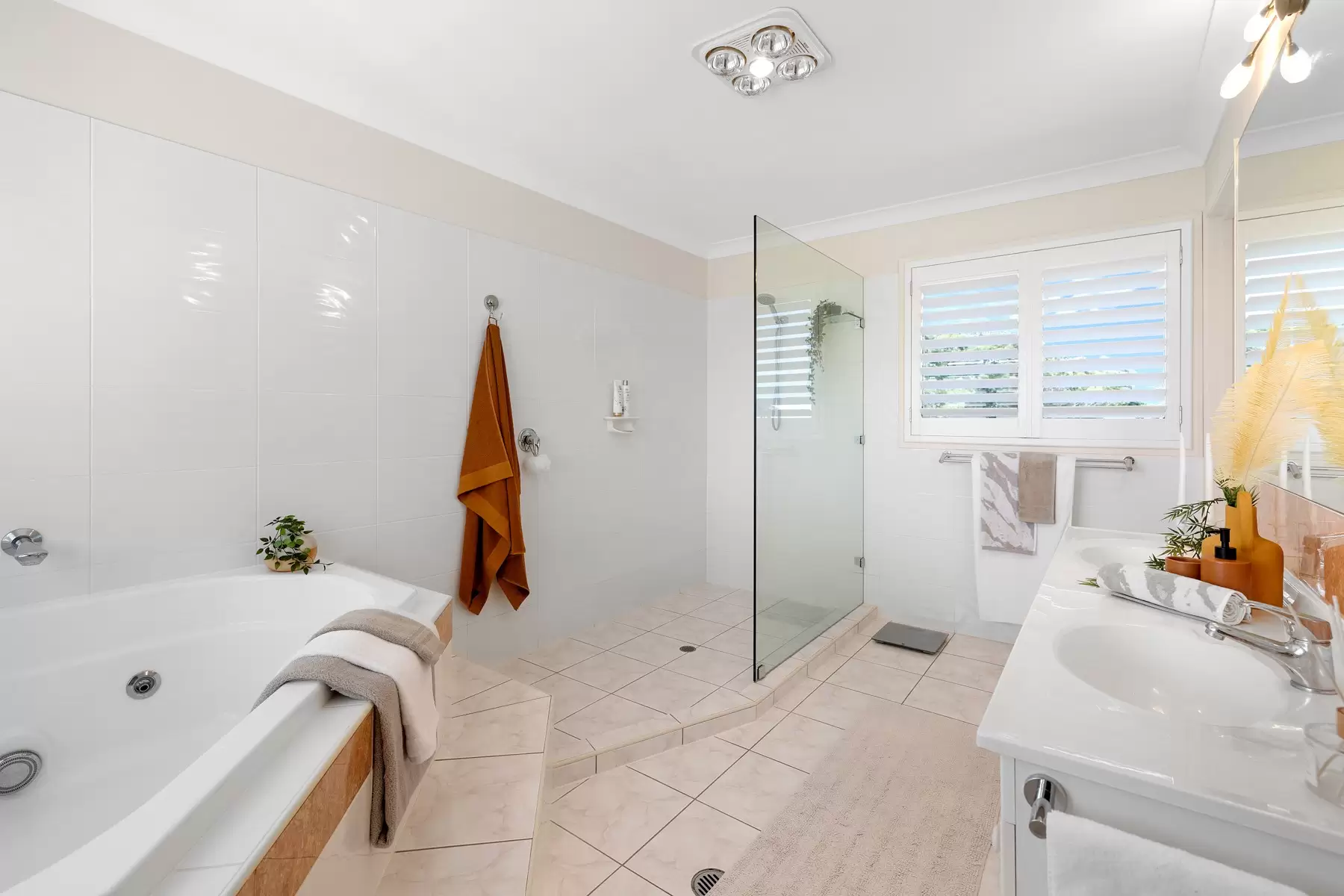 30 Carolena Street, Cleveland Sold by Queensland Sotheby's International Realty - image 1