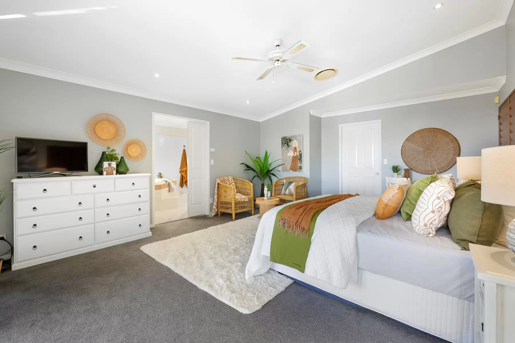 30 Carolena Street, Cleveland Sold by Queensland Sotheby's International Realty - image 1