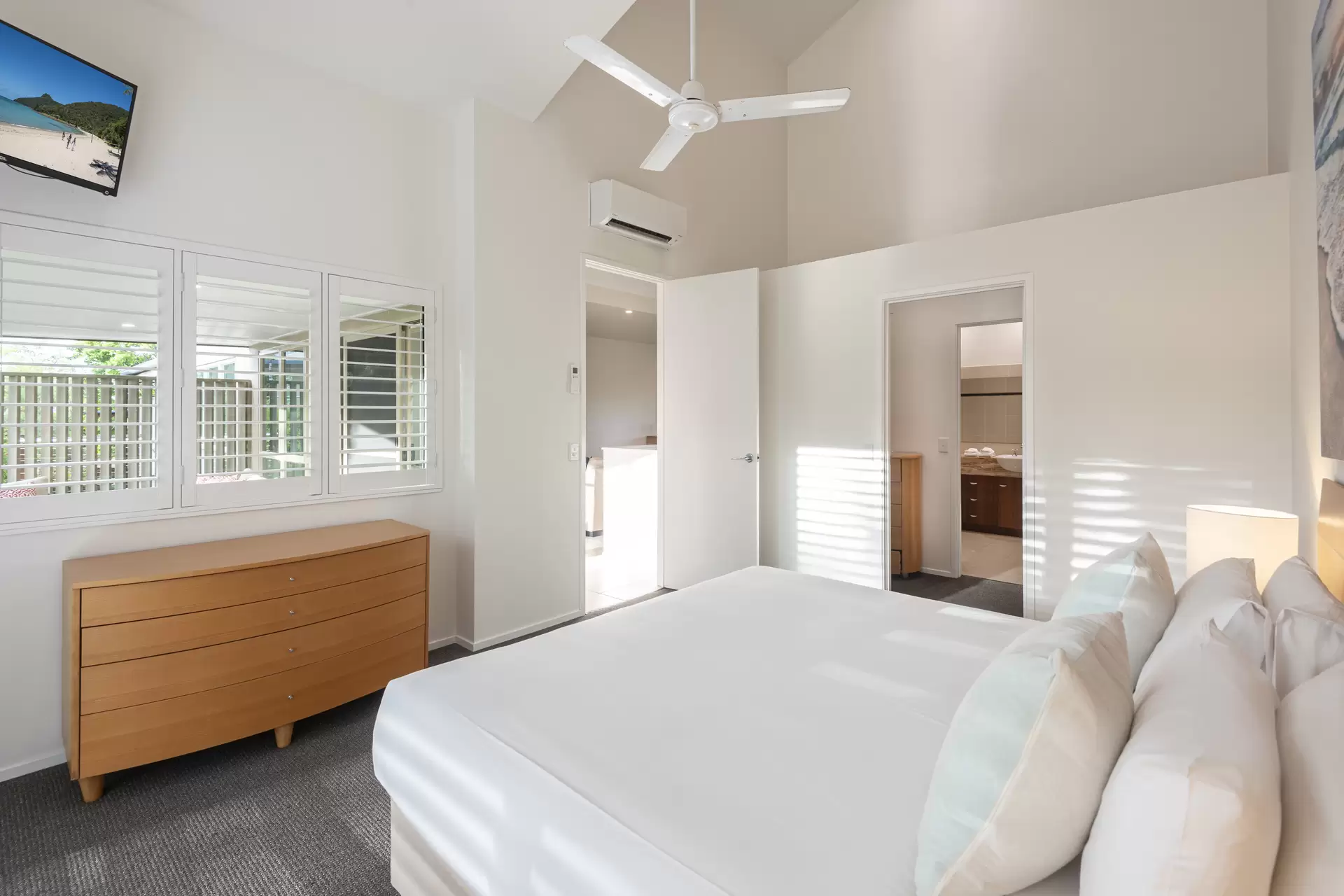 2/14 Whitsunday Boulevard, Hamilton Island Sold by Queensland Sotheby's International Realty - image 1