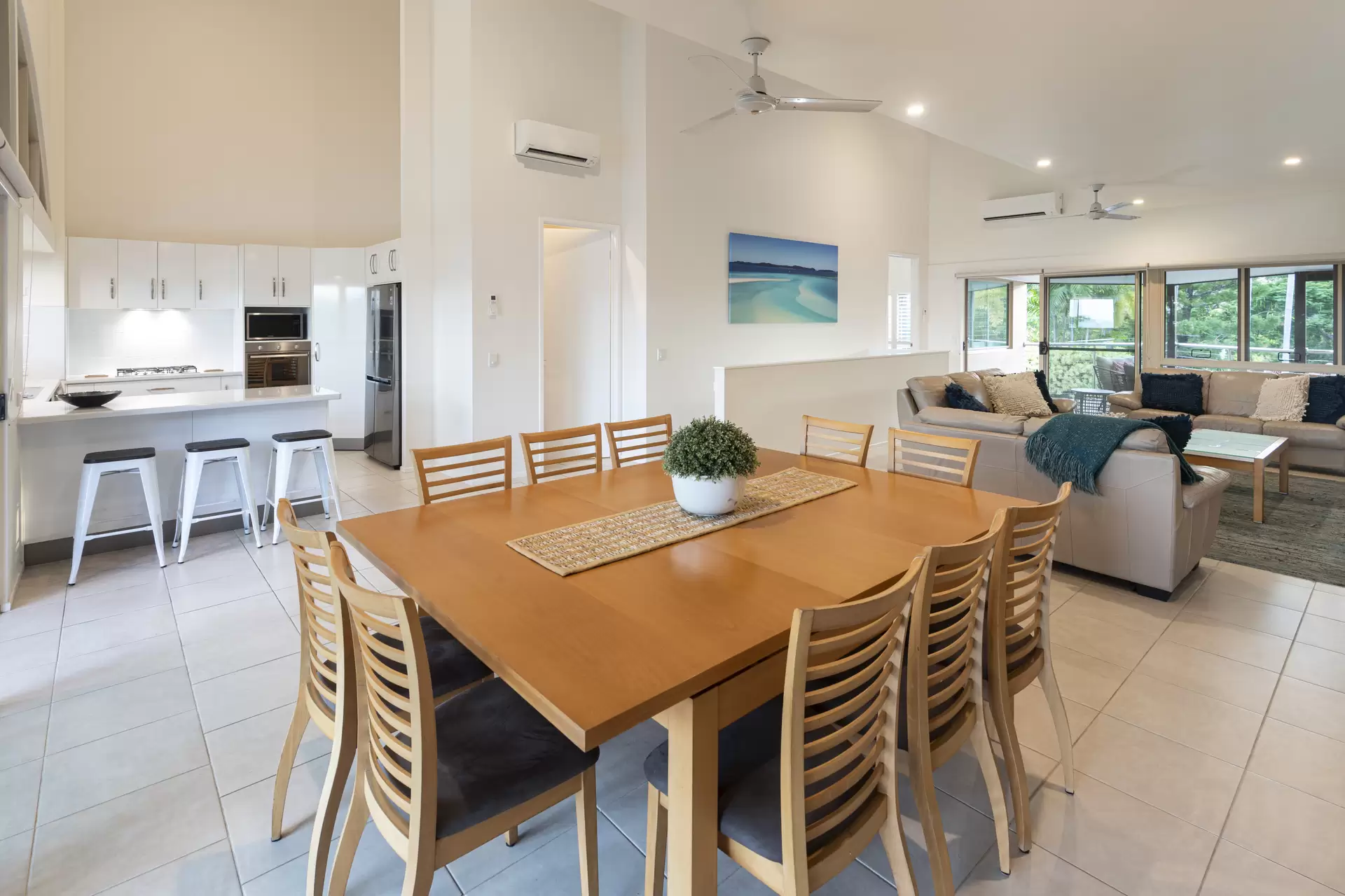 2/14 Whitsunday Boulevard, Hamilton Island Sold by Queensland Sotheby's International Realty - image 1