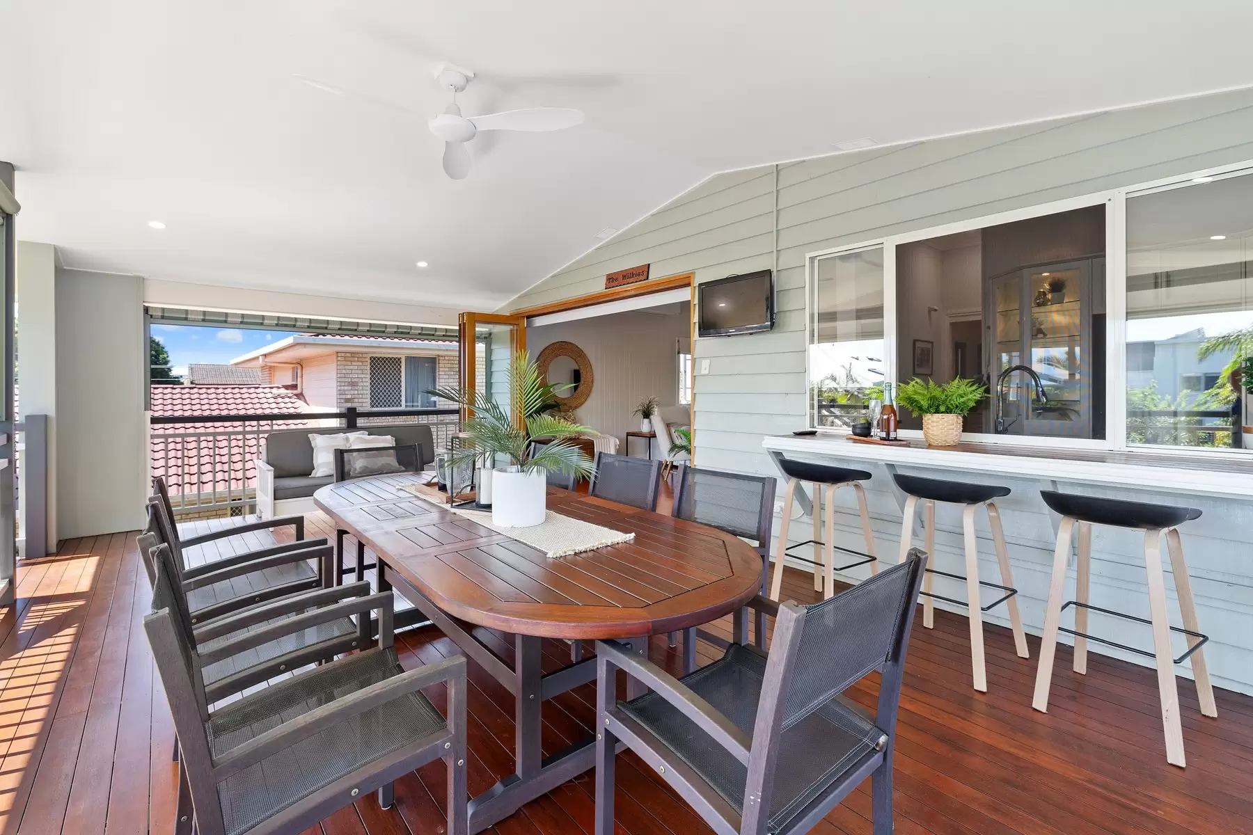 62 Passage Street, Cleveland Sold by Queensland Sotheby's International Realty - image 1