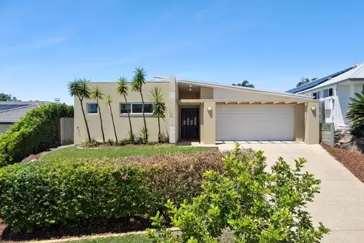 5 Maidstone Crescent, Peregian Springs Sold by Queensland Sotheby's International Realty