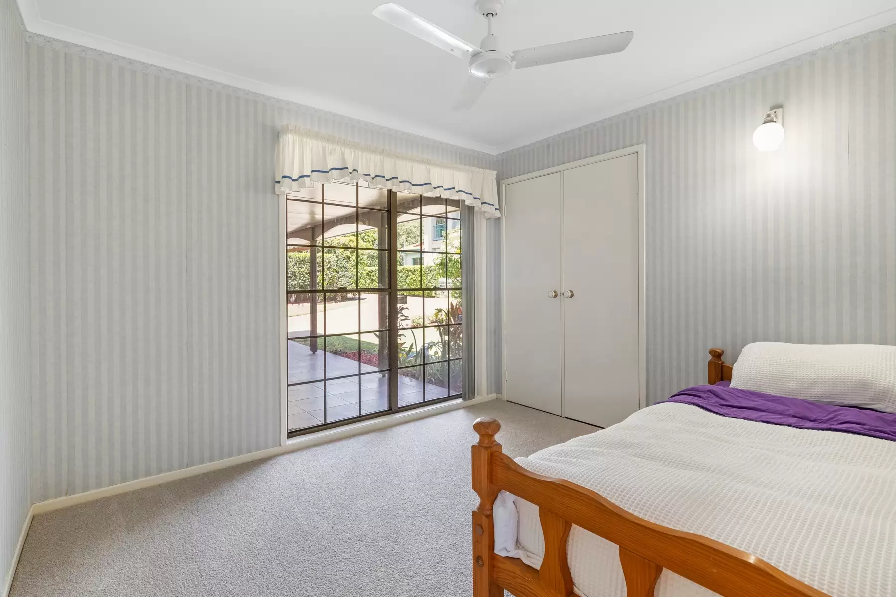 3 Sturgeon Street, Ormiston Sold by Queensland Sotheby's International Realty - image 1