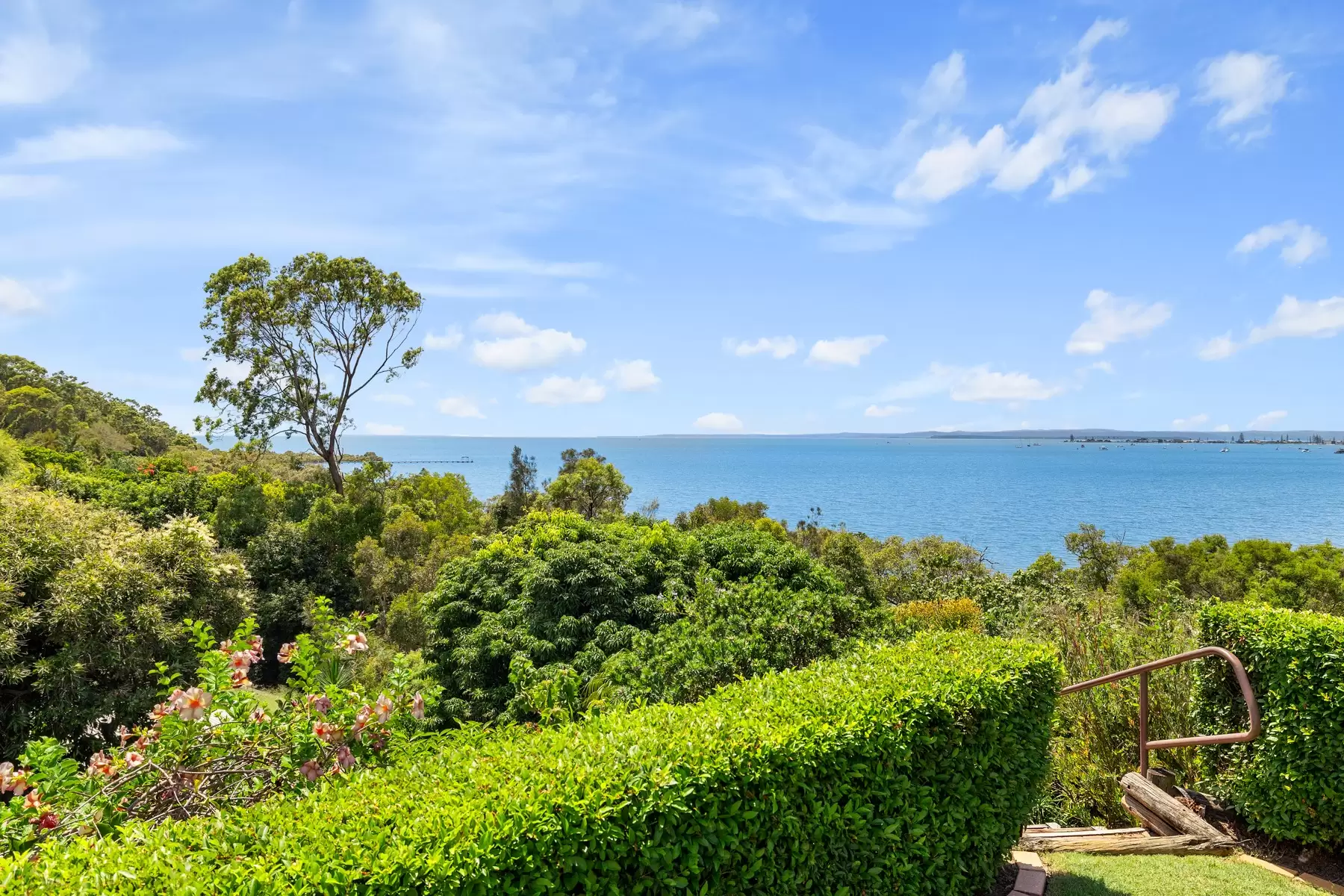 3 Sturgeon Street, Ormiston Sold by Queensland Sotheby's International Realty - image 1