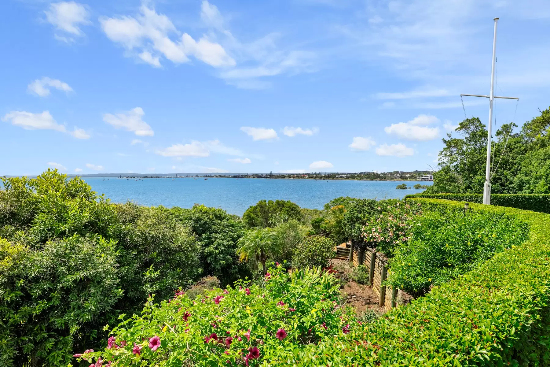 3 Sturgeon Street, Ormiston Sold by Queensland Sotheby's International Realty - image 1