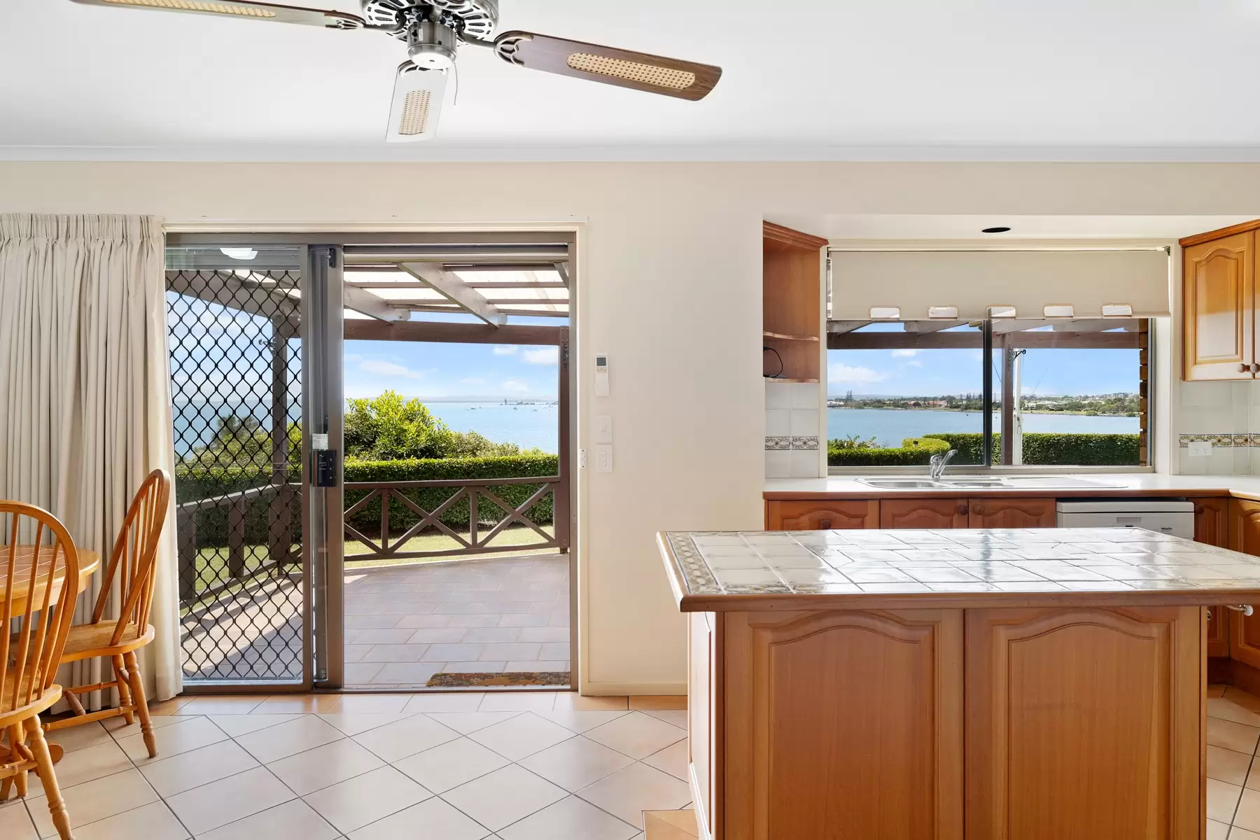 3 Sturgeon Street, Ormiston Sold by Queensland Sotheby's International Realty - image 1
