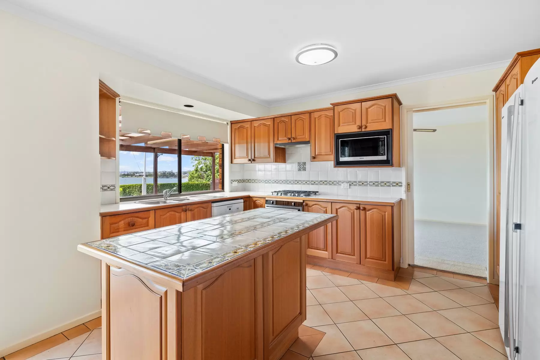 3 Sturgeon Street, Ormiston Sold by Queensland Sotheby's International Realty - image 1