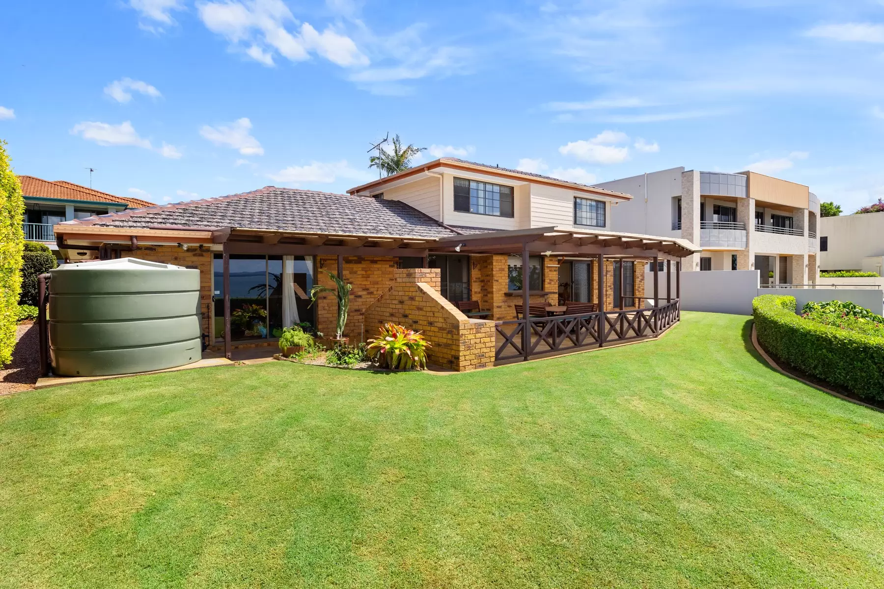 3 Sturgeon Street, Ormiston Sold by Queensland Sotheby's International Realty - image 1