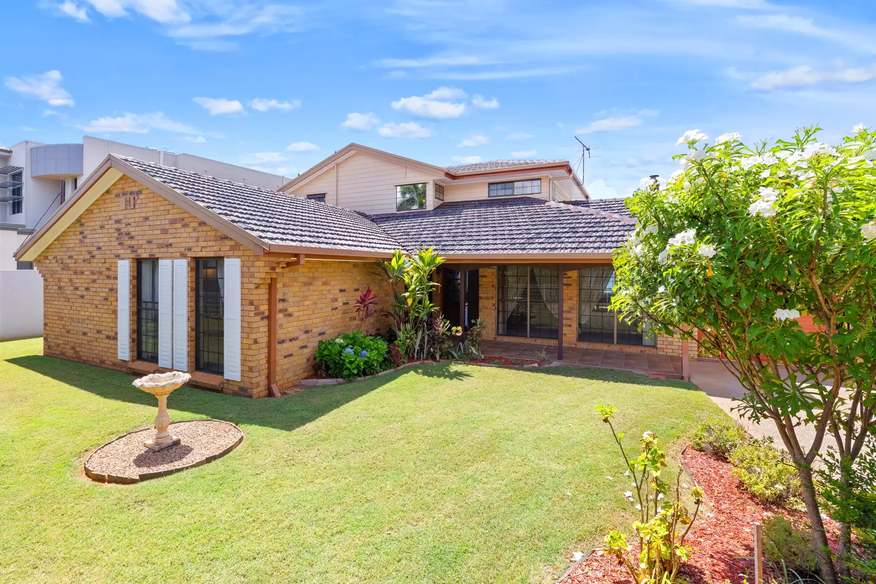 3 Sturgeon Street, Ormiston Sold by Queensland Sotheby's International Realty - image 1