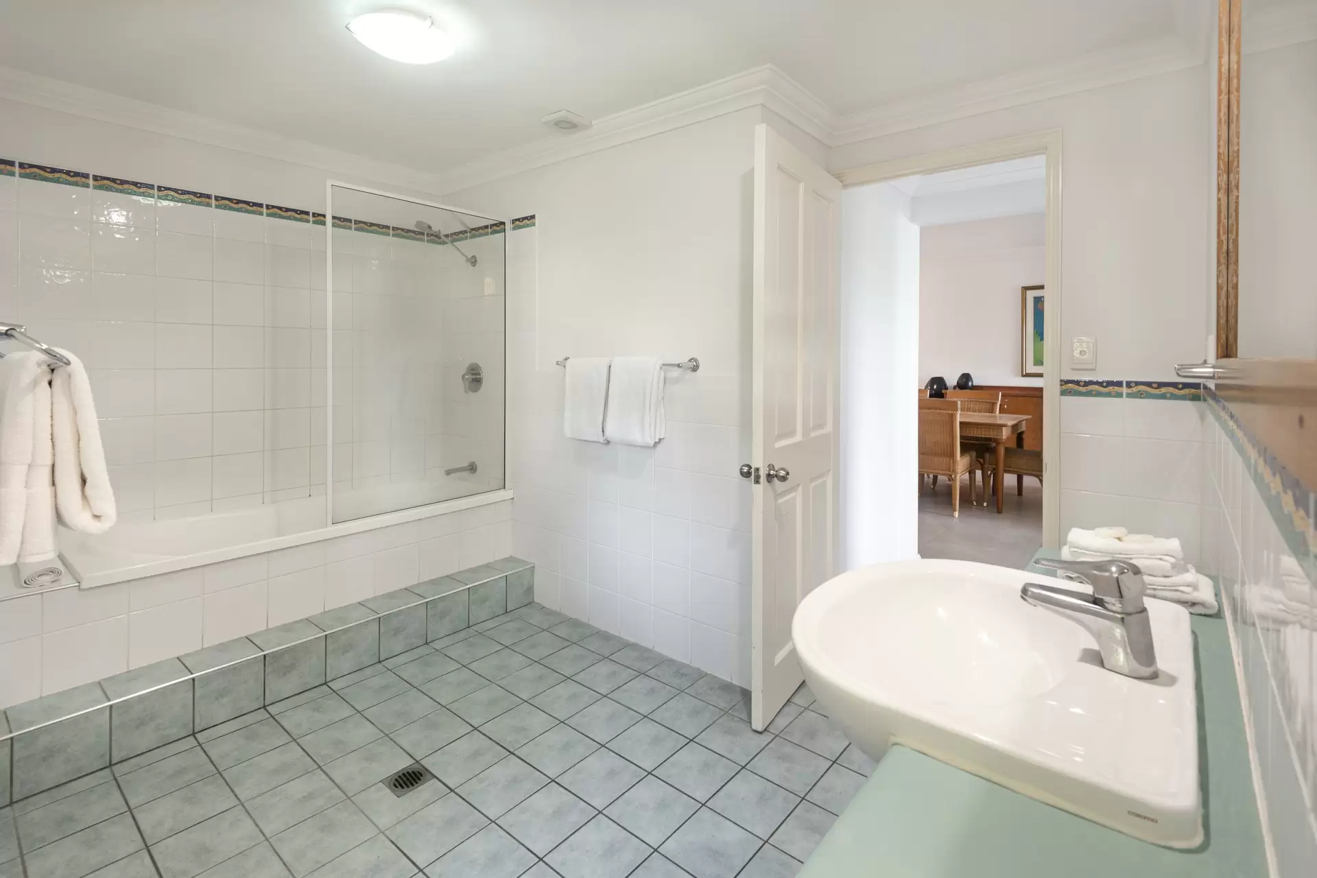 7/4 Acacia Drive, Hamilton Island Sold by Queensland Sotheby's International Realty - image 1