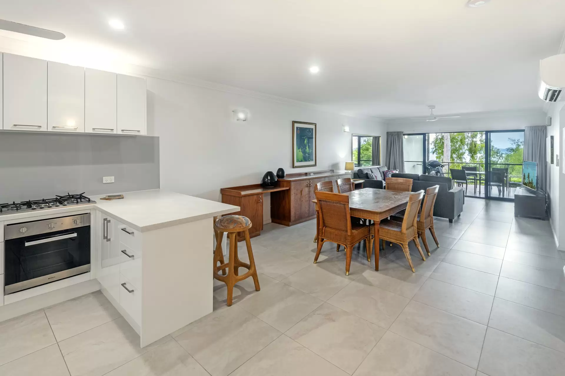 7/4 Acacia Drive, Hamilton Island Sold by Queensland Sotheby's International Realty - image 1