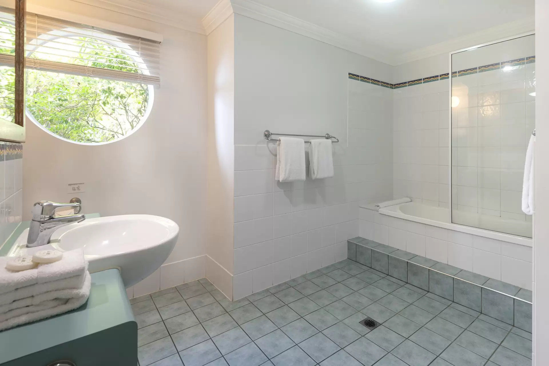7/4 Acacia Drive, Hamilton Island Sold by Queensland Sotheby's International Realty - image 1