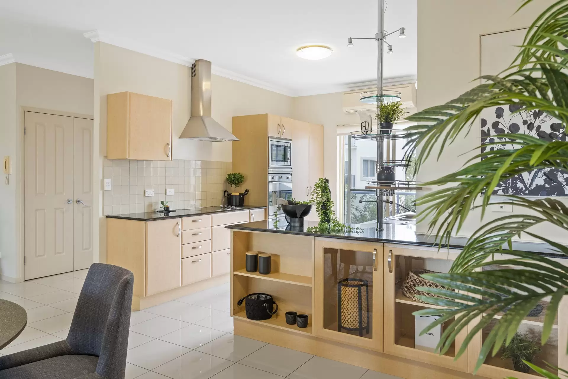 45/13-14 Esperance Court, Raby Bay Sold by  - image 1
