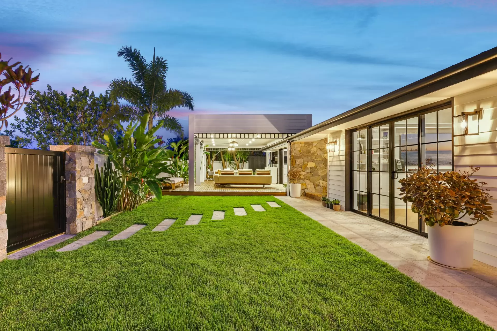 60 Boomerang Crescent, Sorrento Sold by  - image 1