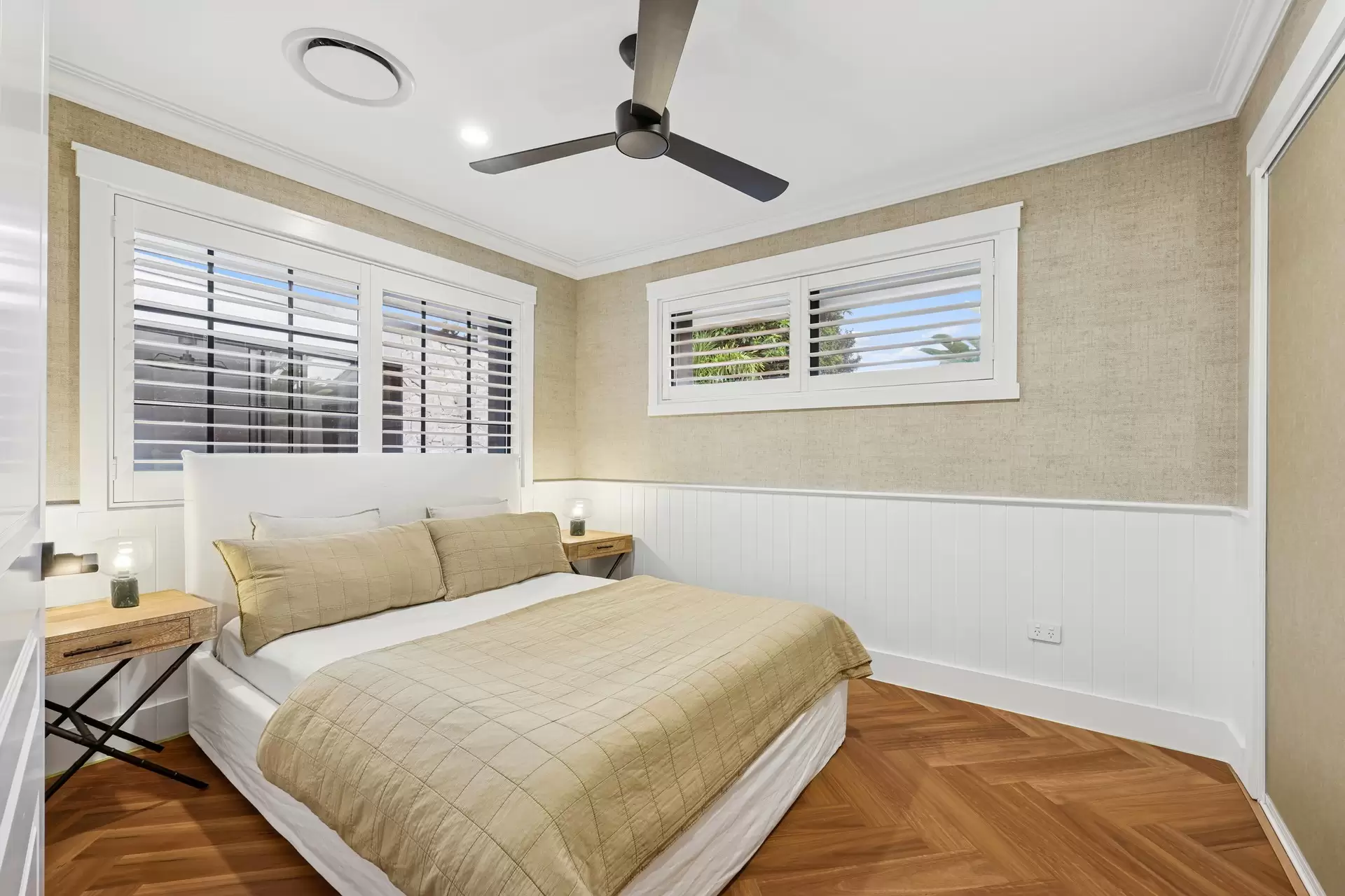60 Boomerang Crescent, Sorrento Sold by Queensland Sotheby's International Realty - image 1