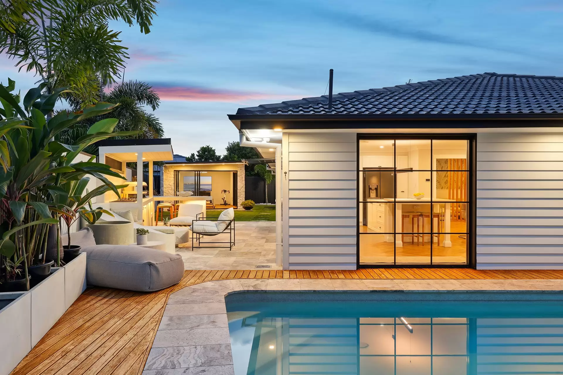 60 Boomerang Crescent, Sorrento Sold by Queensland Sotheby's International Realty - image 1