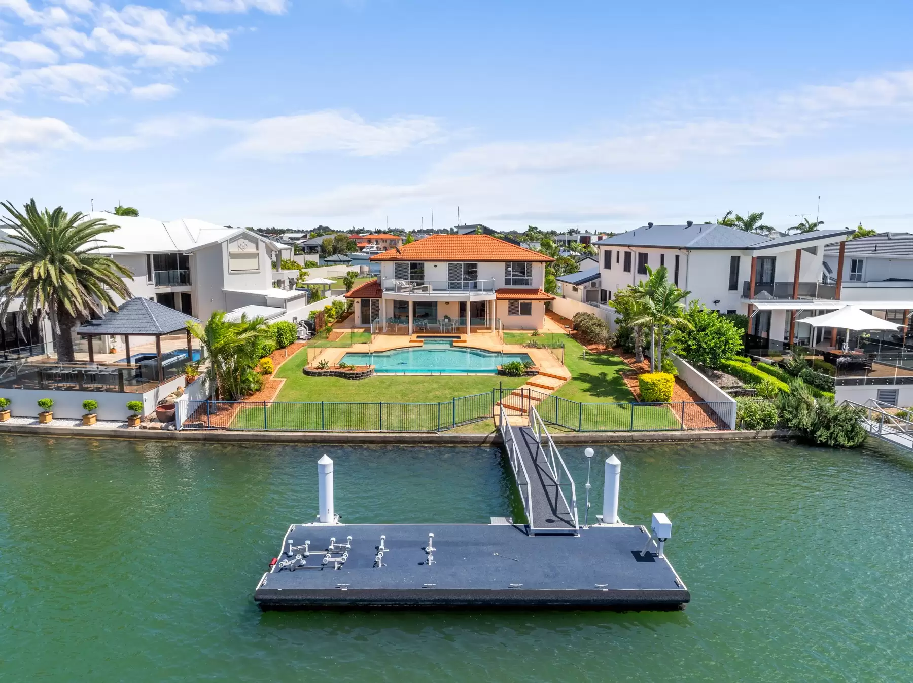 6 Piermont Place, Raby Bay Sold by  - image 1