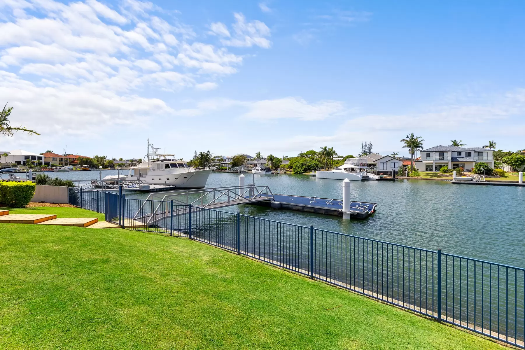 6 Piermont Place, Raby Bay Sold by Queensland Sotheby's International Realty - image 1
